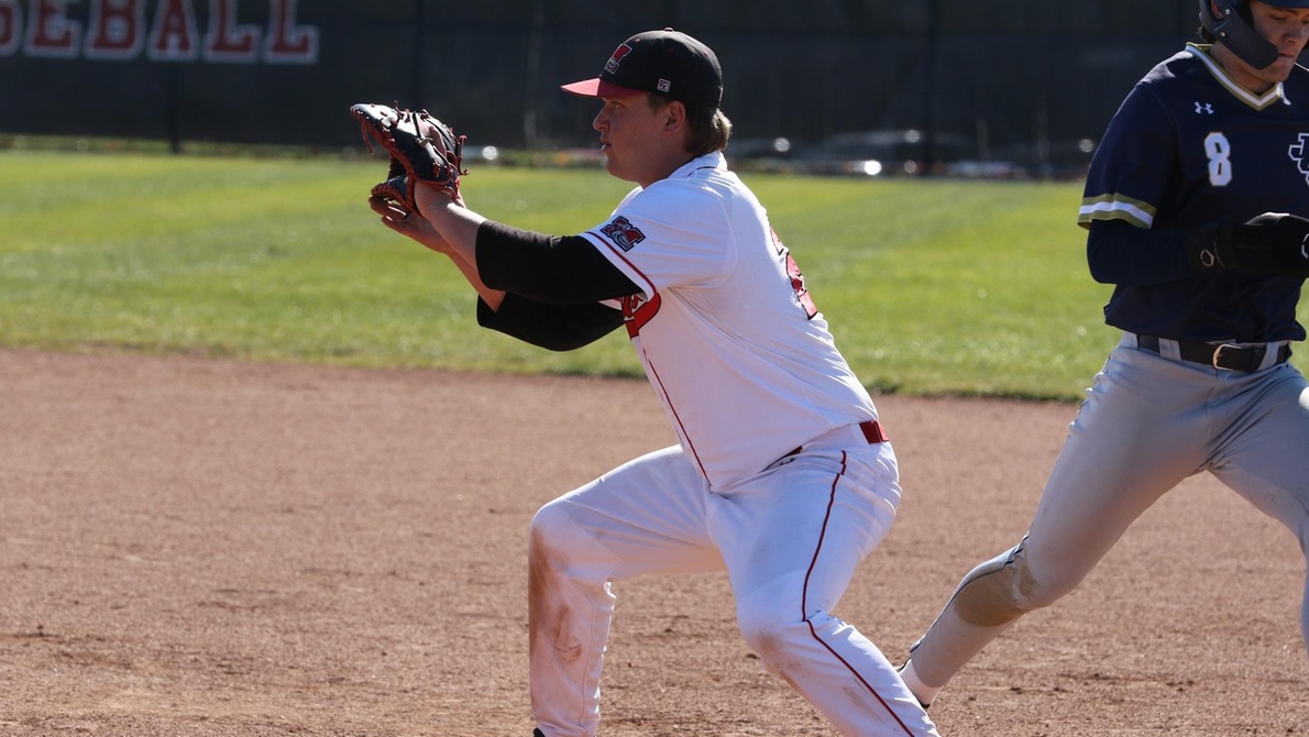 Baseball splits with Ohio Northern in road doubleheader