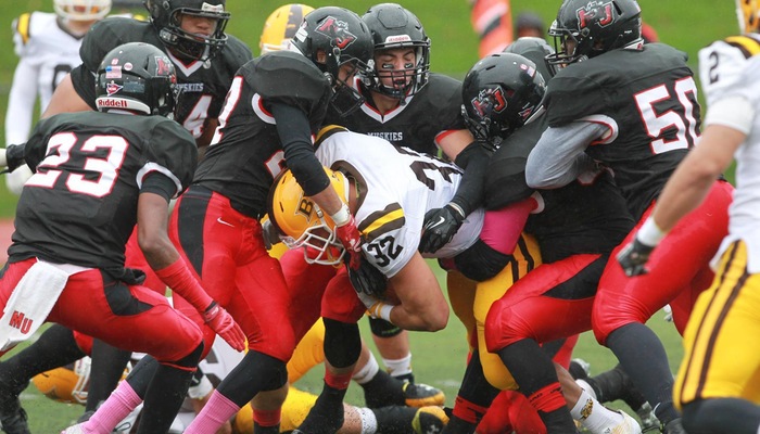Football crushes Wilmington in Ohio Athletic Conference season finale