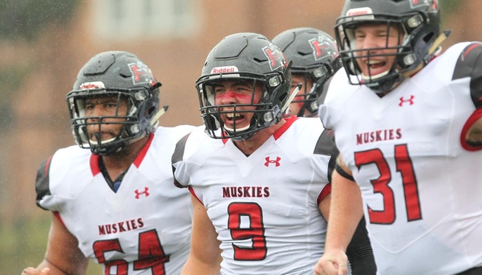 Muskies fall late against BW in Homecoming contest