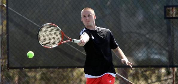 Men's tennis stumbles at Linder Tennis Center