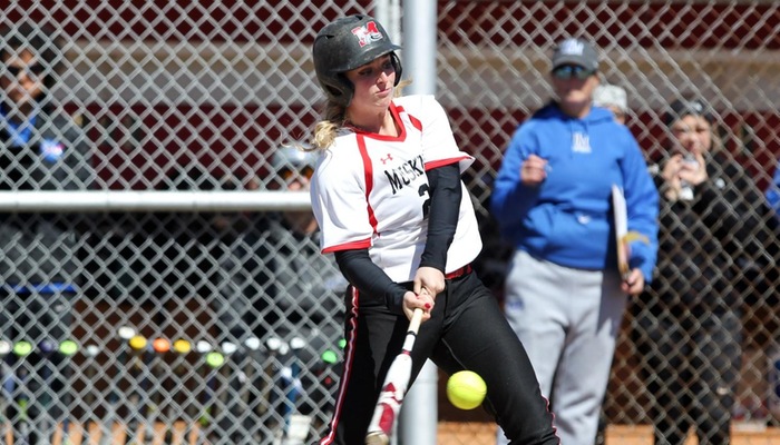 Softball sweeps Wittenberg for eighth straight win