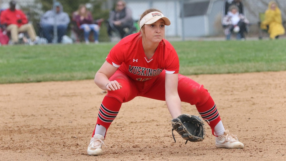 Softball sweeps Wooster in non-conference action