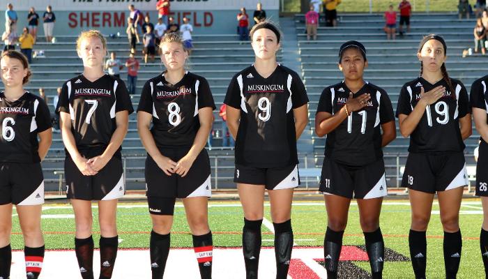 Women's Soccer commemorates 9/11 with pregame moment of silence