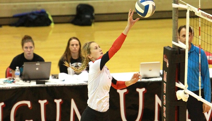 Volleyball opens season with 4-0 record at St. Vincent Tournament
