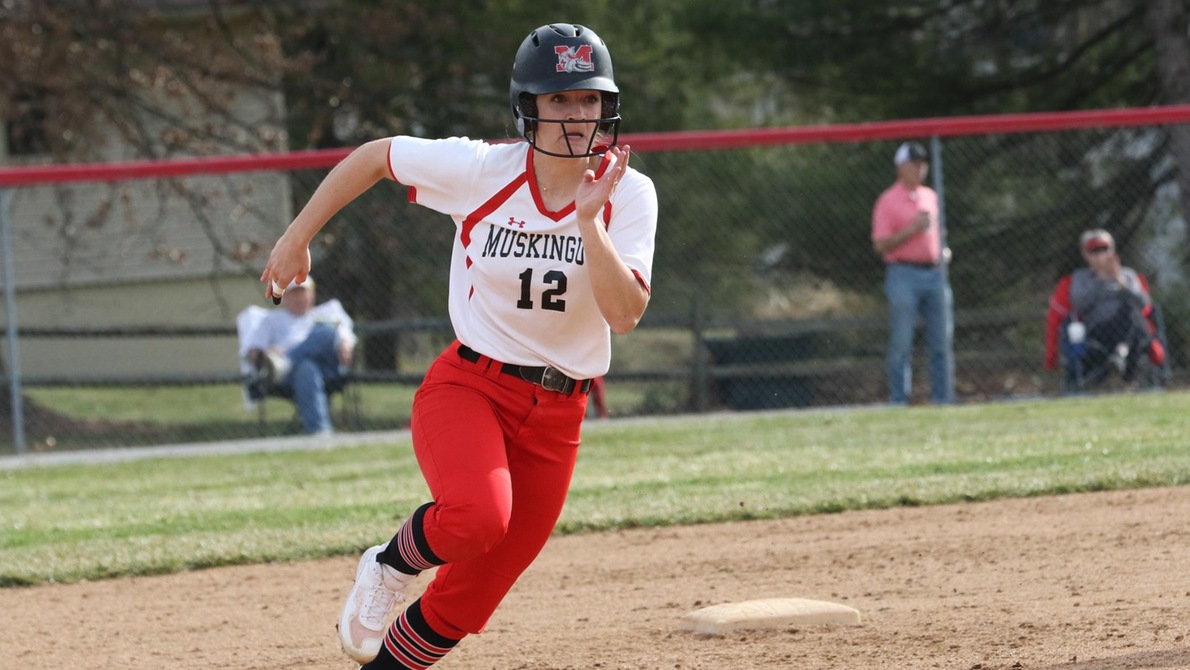  24th-ranked softball splits games on final day at Pioneer Classic