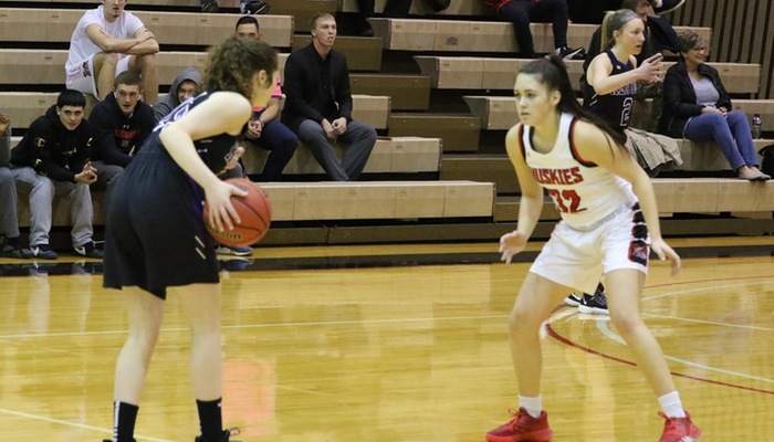 Women's Basketball narrowly falls to Wooster