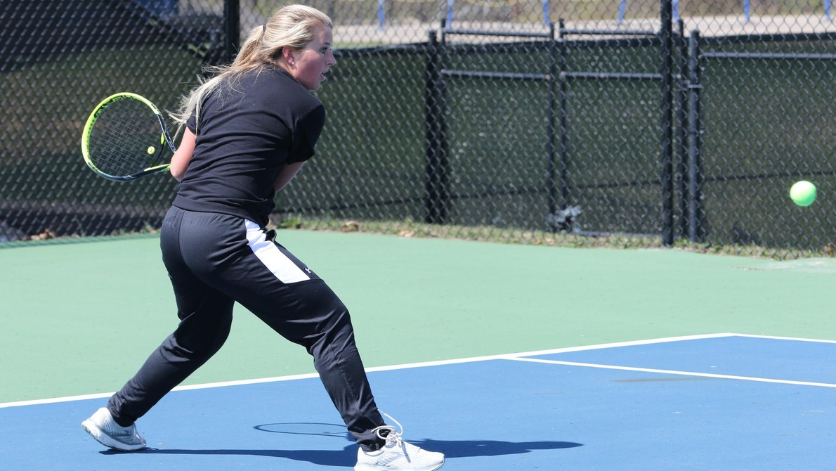 Women's tennis falls at Franciscan
