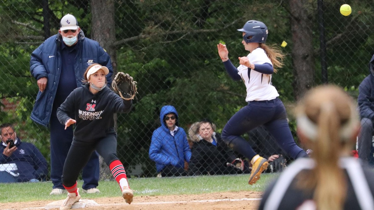 Softball splits at John Carroll to clinch two-seed in OAC Tournament