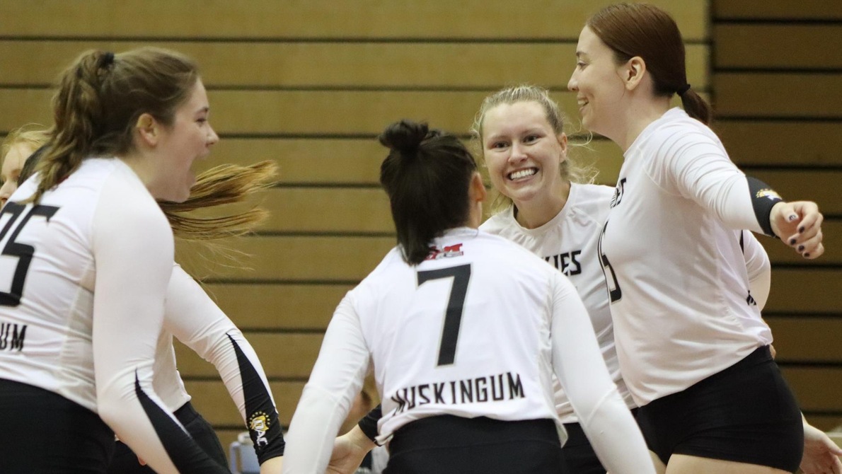 Volleyball swats Yellow Jackets for OAC win on faculty and staff appreciation day